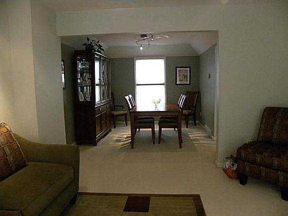 4th image of 26384 Oak Meadow Dr W