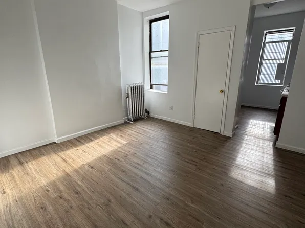 1526 Pacific Street image 1 of 6