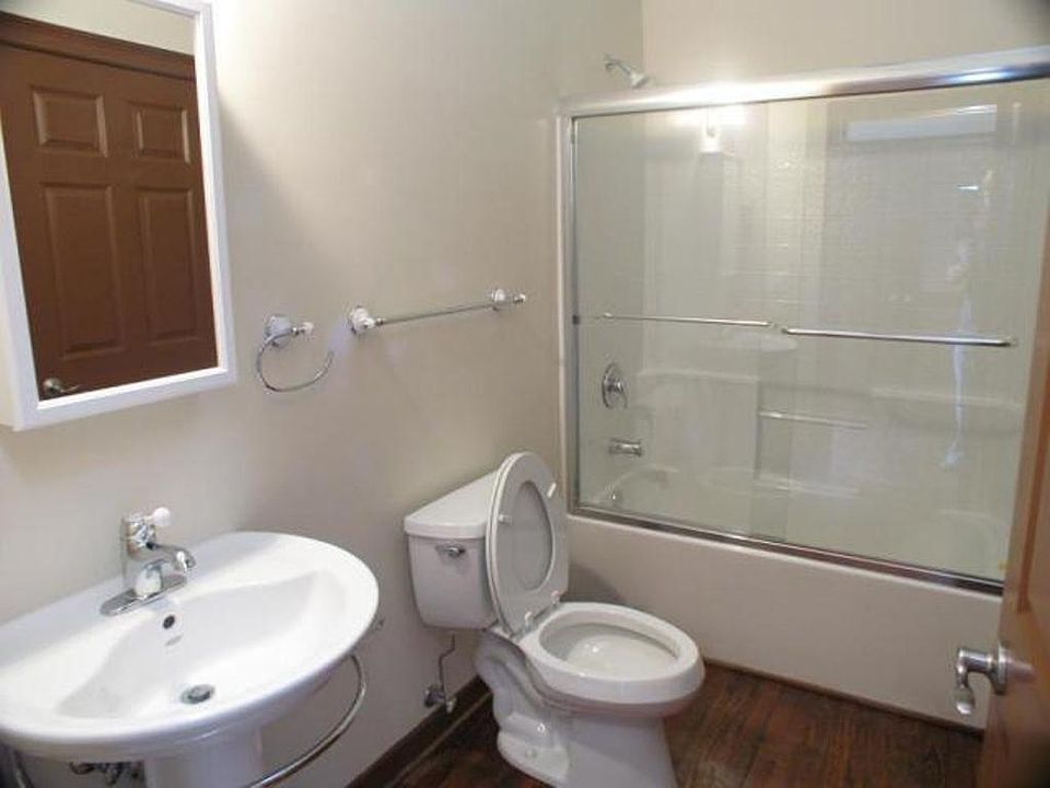 2nd Full Bathroom