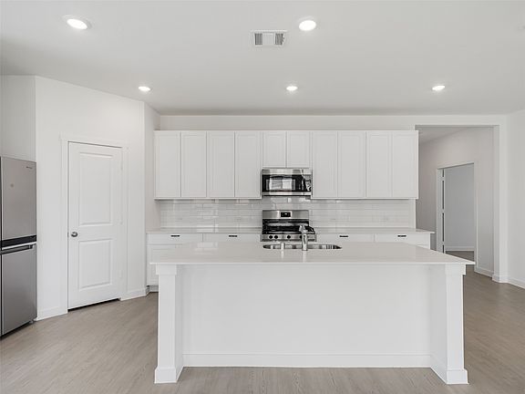 5th image of 2517 Greenbelt Rd