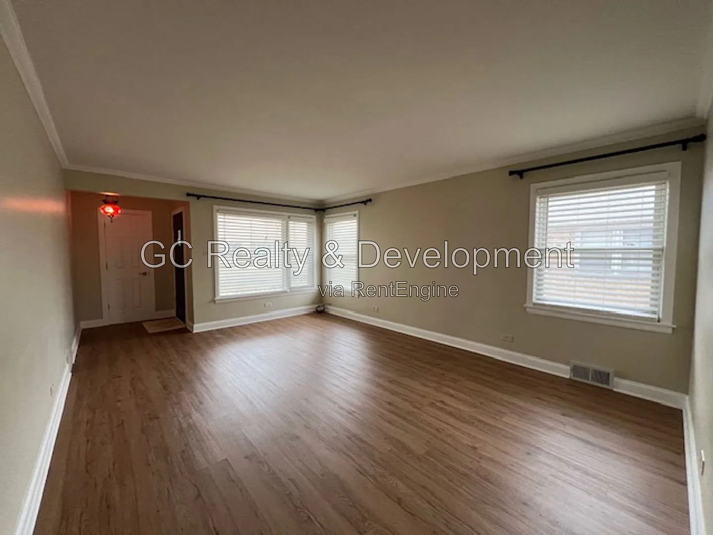 3 bed, 2.0 bath, 1100 sqft, $3,025 — Photo 2