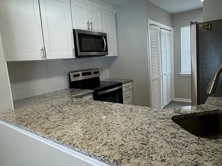 7801 Renaissance Ct — Photo 11