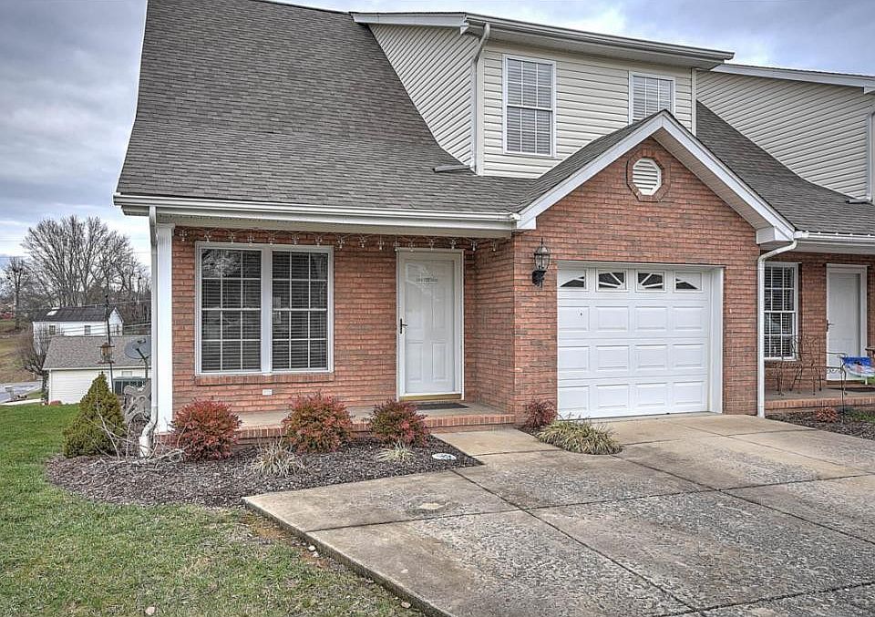 1st image of 6 Iris Ln #6