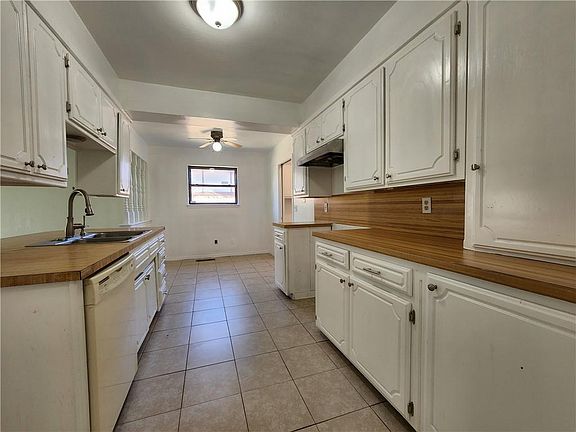 4th image of 5021 S Fairmont Ave