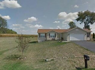 323 Valley View Dr, Orangeville, IL 61060