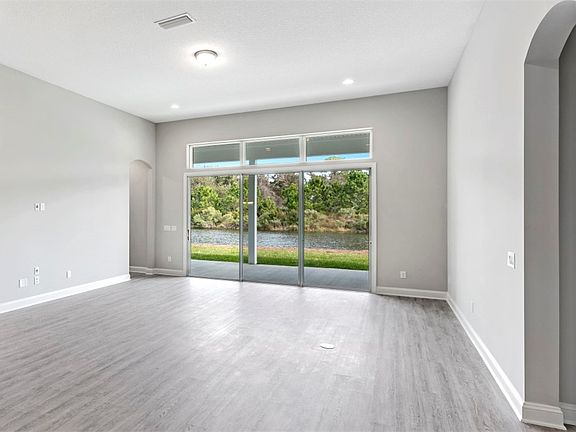 4th image of 85335 Stonehurst Pkwy