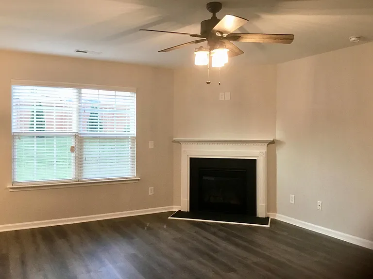 3965 Foliage Dr — Photo 2