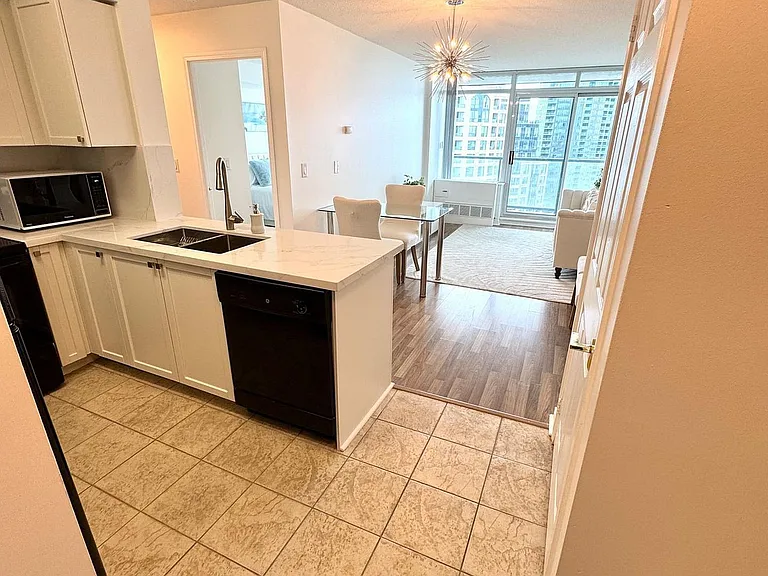 5508 Yonge St #2507 — Photo 6