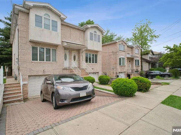 316 E Columbia Ave #A, Palisades Park, NJ 07650