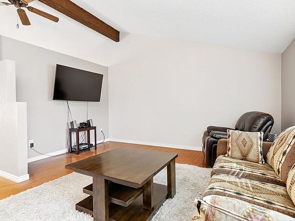 4th image of 515 Greenspring Pl