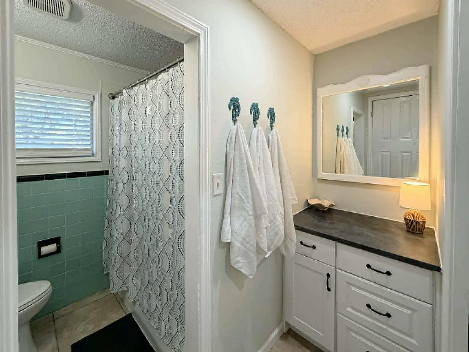3 bed, 1200 sqft, $2,200 — Photo 4