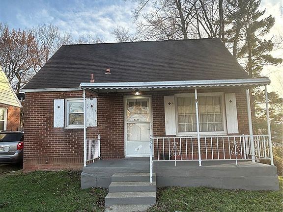 3rd image of 1321 Marion Ave SE