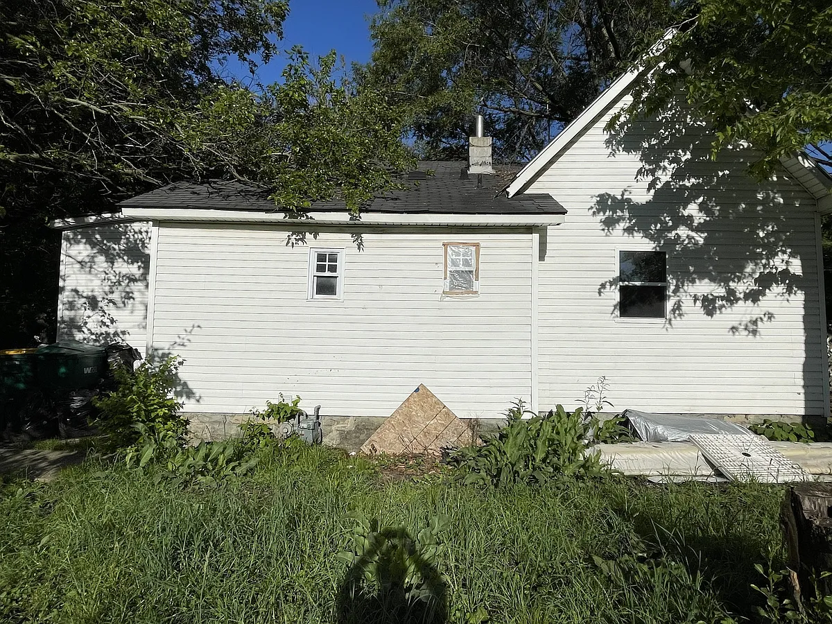 Building Photo - E Condit St