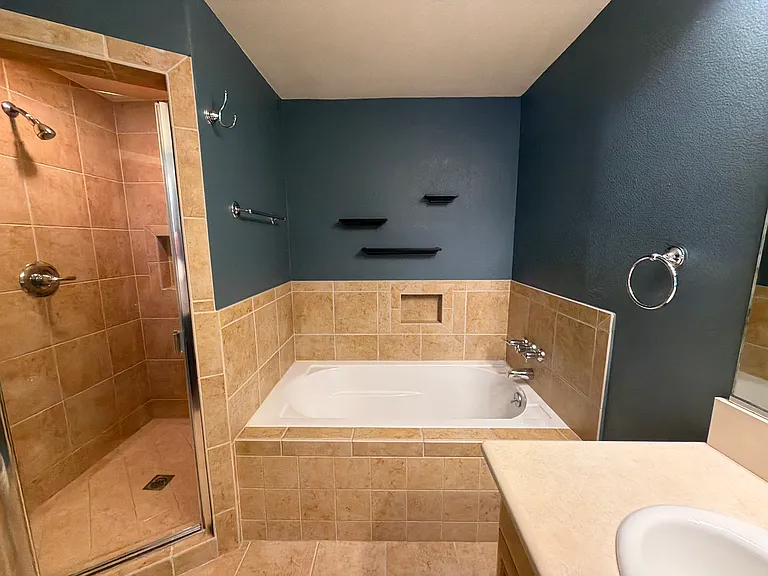 423 E Providencia Ave #105 — Photo 10
