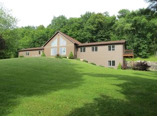1400 Hogback Rd, Savannah, NY 13146