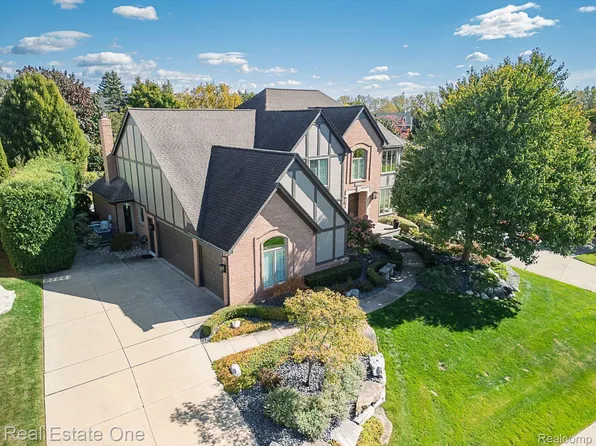 54398 Ridgeview Dr, Shelby Township, MI 48316