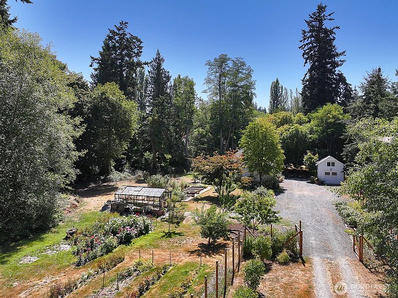 4th image of 847 Saratoga Road