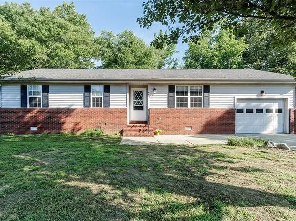 86 Cambridge Dr, Murray, KY 42071