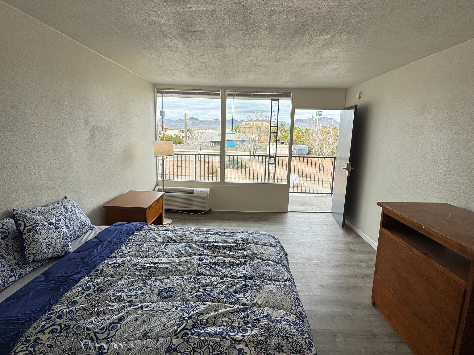 Kingman Studio Apartments — Photo 1