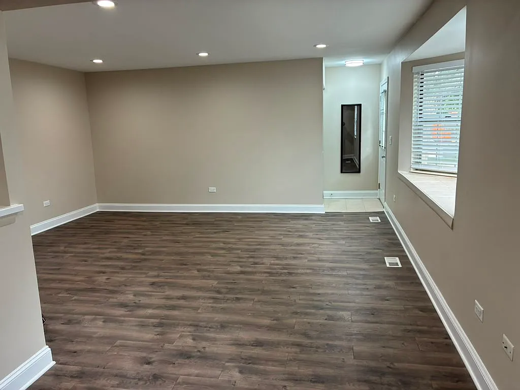 2 bed, 2.5 bath, 1200 sqft, $2,000 — Photo 2
