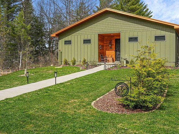 2nd image of 5590 Kerbyson Dr SE