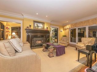 4 Beverly Cres, Vancouver, BC V6J 4E6