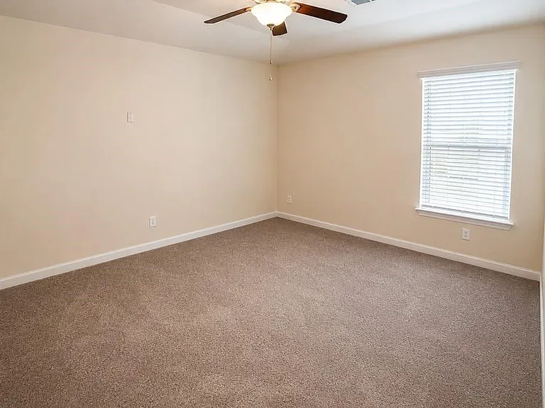7827 Mesquite Manor Ln — Photo 14