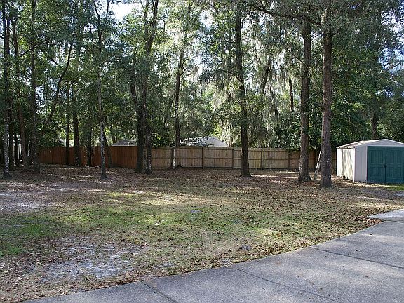 4th image of 4241 Clearwater Ln
