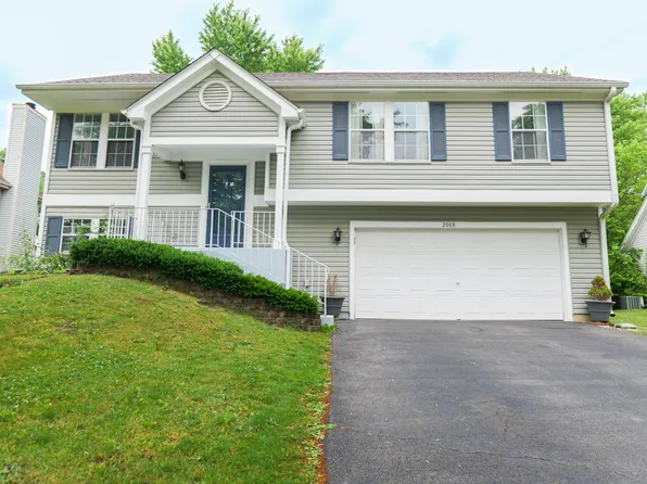 2088 Pennsbury Ln, Hanover Park, IL 60133