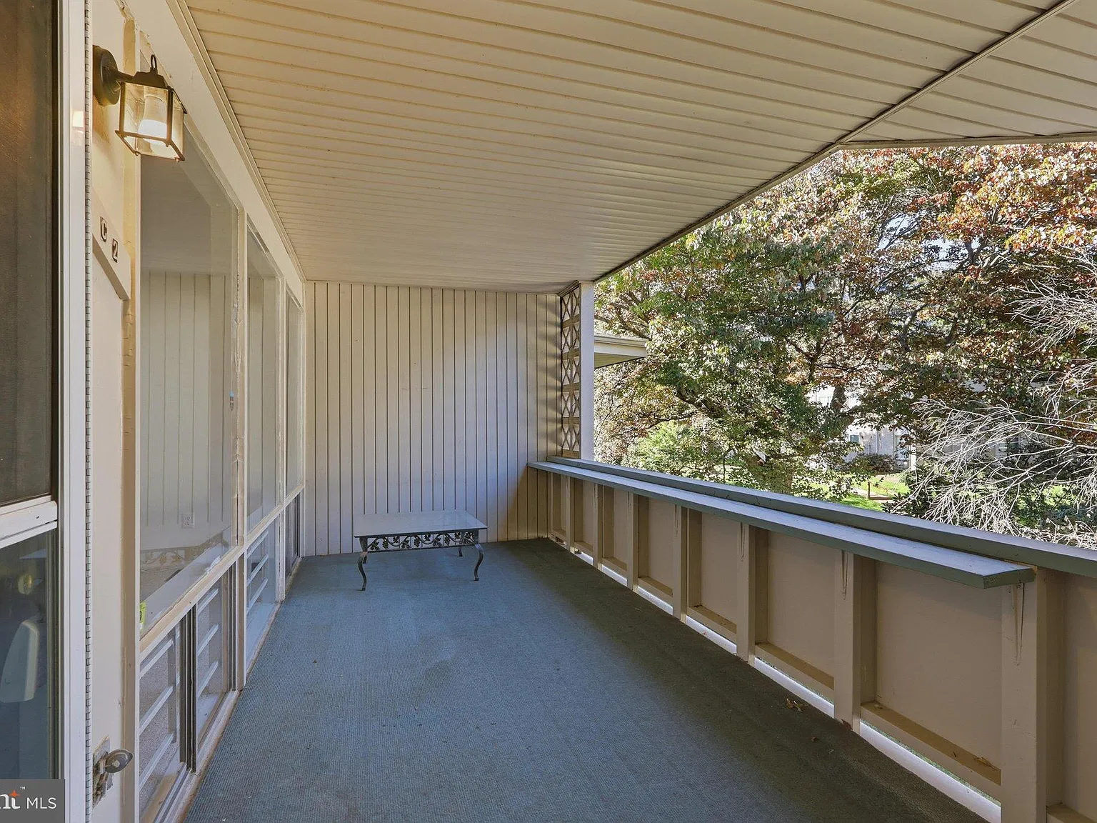 Falls Plaze Condo — Photo 3
