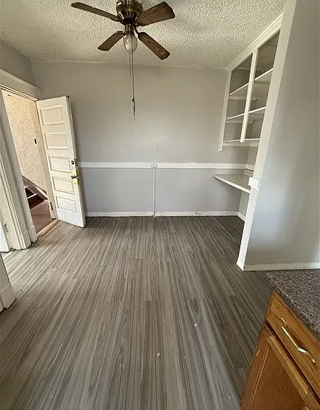 5882 Page Blvd — Photo 6