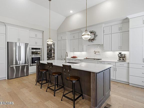 5th image of 12166 Broady Glen Ln