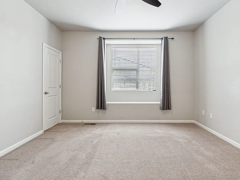 1050 Oak Cir — Photo 19