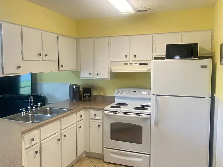 1880 Colony Dr #12-F — Photo 7