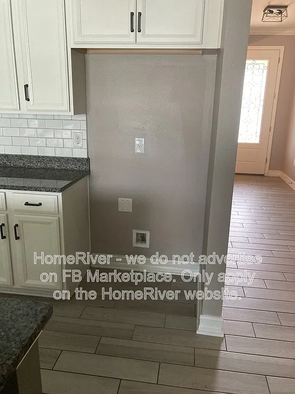 5 bed, 4.0 bath, 3061 sqft, $3,995 — Photo 4
