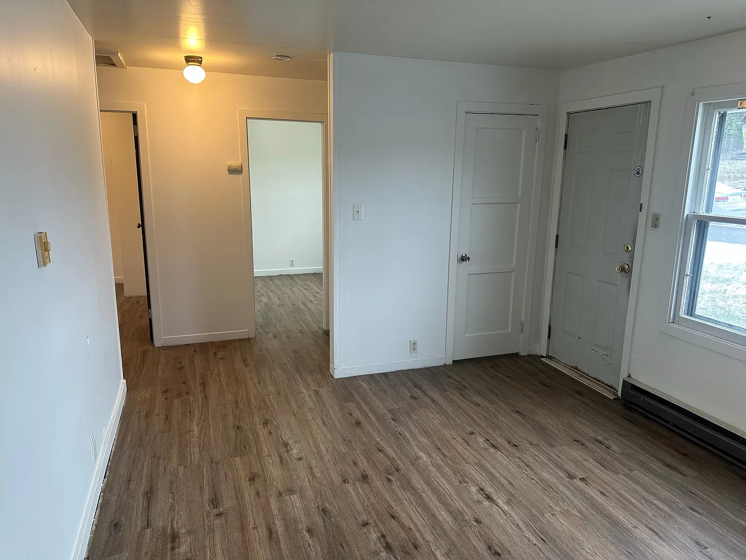 3209 Whitney Dr — Photo 2