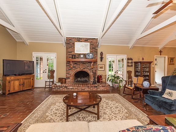 5th image of 607 Hickory Dr
