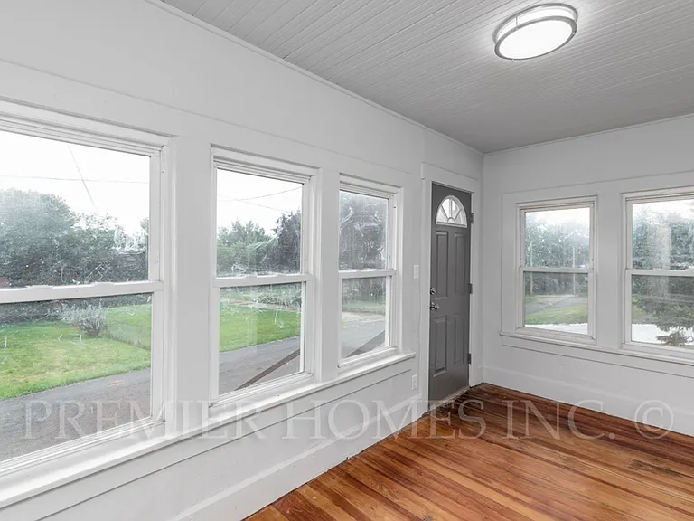 344 Fenton Ave NE — Photo 19