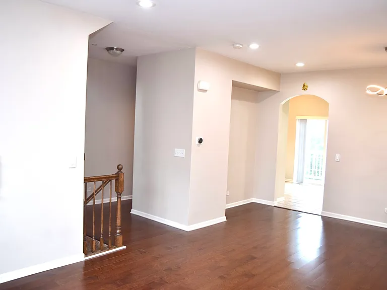1260 Evergreen Ave — Photo 4