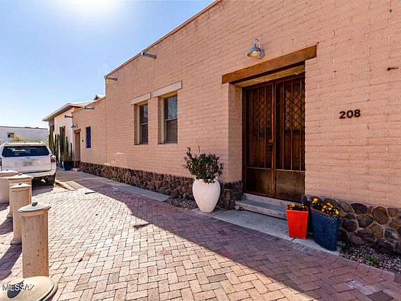 4th image of 208 S Avenida Del Sembrador