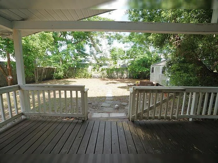 207 N Gomez Ave — Photo 10