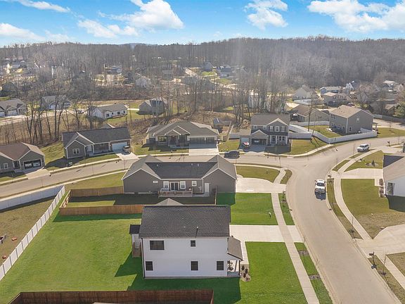 4th image of 714 N Abigail Ln