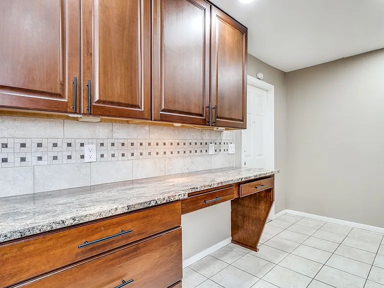 201 W Craig Pl #N — Photo 14