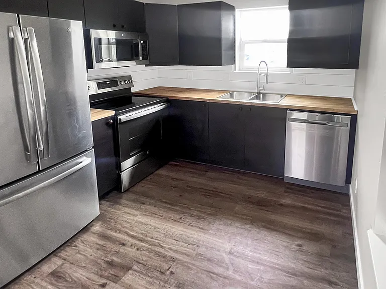435 S 8th St #B — Photo 9