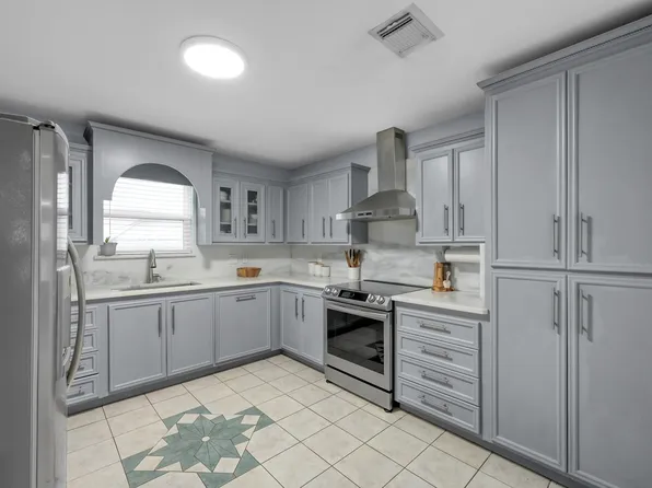 19096 County Road 669f, Alvin, TX 77511