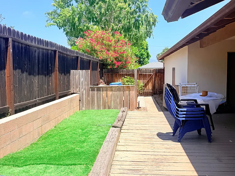 283 Carlo Dr — Photo 10