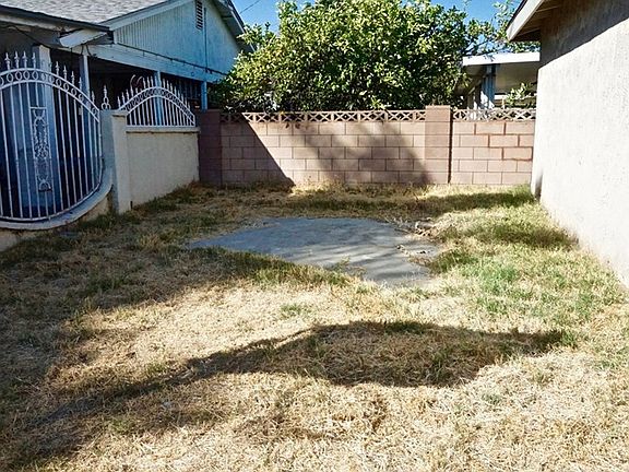 4th image of 3233 Stichman Ave