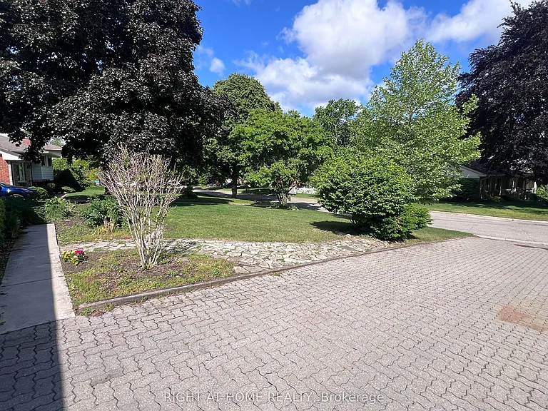46 Radcliffe Cres — Photo 46