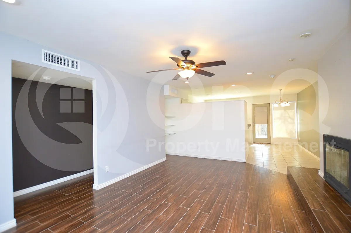 3 bed, 2.0 bath, 1204 sqft, $2,150 — Photo 3