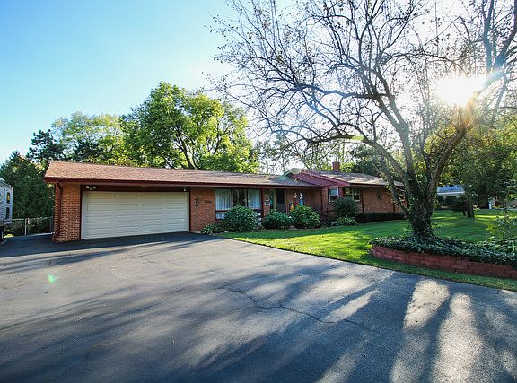 3rd image of 6085 Valley Knoll Dr